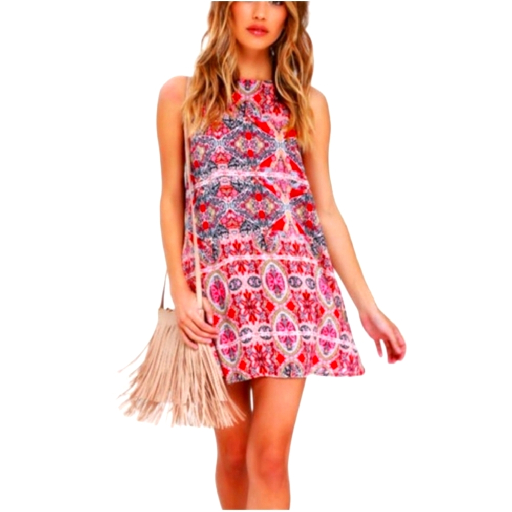 LULU'S Design Red Medallion Print Shift Dress Size Medium EUC